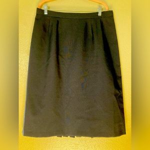 Black Midi Skirt with pleating in the back Size 14W tag removed